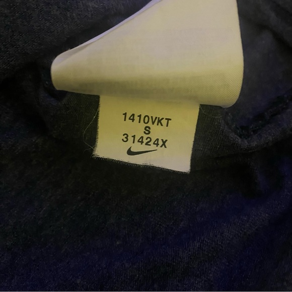 Nike Women's Navy New York Graphic Tee S EUC - Picture 6 of 6